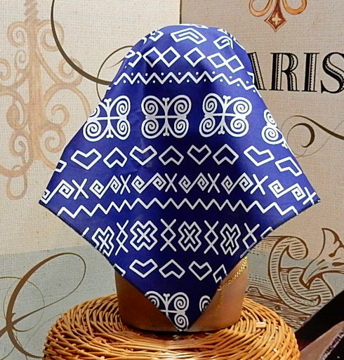 Šatka z bavlny s folklórnym motívom Čičmany modrá
