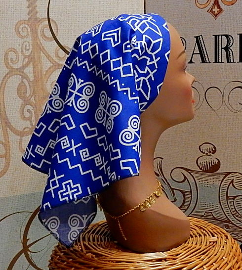 Cotton scarf with a folk motif Triangular.