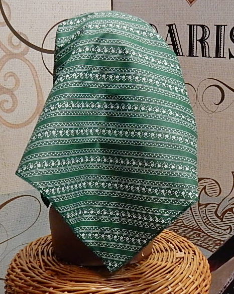 Šatka z bavlny s folklórnym motívom kvetinky-zelená
