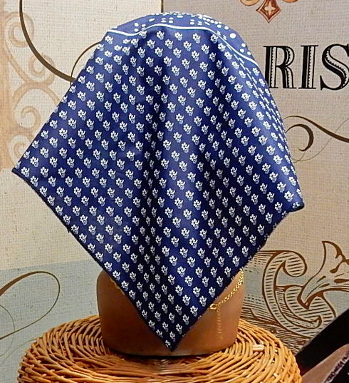 Cotton scarf with a folk motif Triangular.