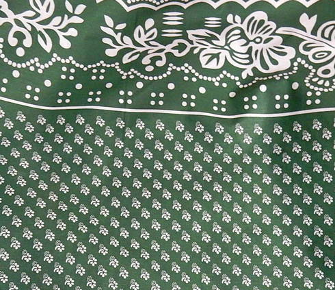 Šatka z bavlny s folklórnym motívom kvety-zelená