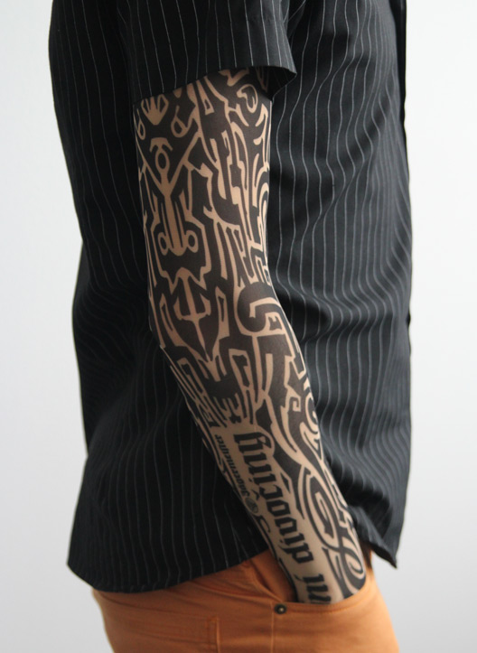 tetovačka rukáv na ruku divočiny